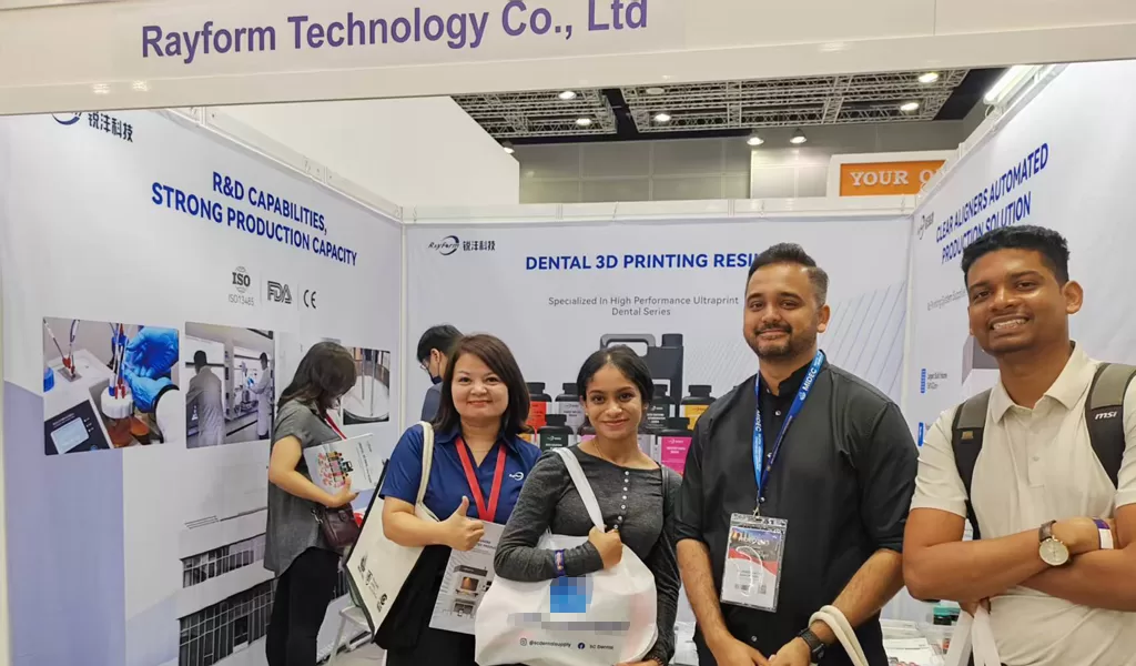 Hands-on demonstrations of RayForm’s automated invisible aligner production system wowed orthodontists and dental labs